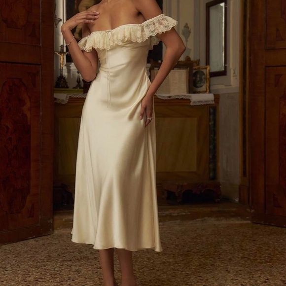 Mirror Palais Dresses & Skirts - Mirror Palais Sonata Lady Length Dress in Crème